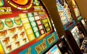 Live casino section entry point visible from the jl16 link game lobby on mobile